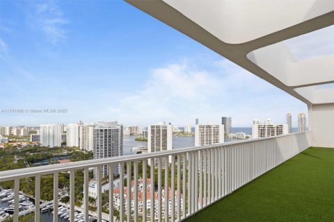 Condominio en alquiler en Aventura, Florida, 3 dormitorios, 281.49 m2 № 1739672 - foto 3