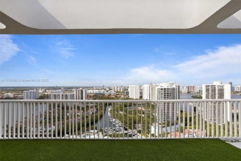 Condominio en alquiler en Aventura, Florida, 3 dormitorios, 281.49 m2 № 1739672 - foto 2