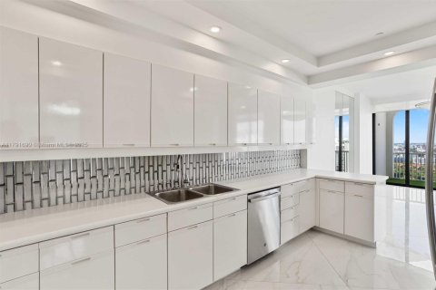 Condominio en alquiler en Aventura, Florida, 3 dormitorios, 281.49 m2 № 1739672 - foto 14