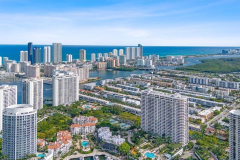 Condominio en alquiler en Aventura, Florida, 3 dormitorios, 281.49 m2 № 1739672 - foto 8