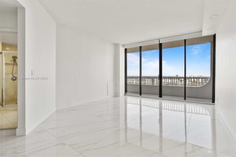 Condominio en alquiler en Aventura, Florida, 3 dormitorios, 281.49 m2 № 1739672 - foto 22