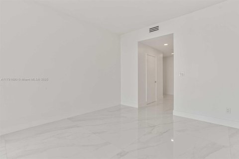 Condominio en alquiler en Aventura, Florida, 3 dormitorios, 281.49 m2 № 1739672 - foto 30