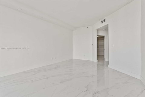 Condominio en alquiler en Aventura, Florida, 3 dormitorios, 281.49 m2 № 1739672 - foto 23