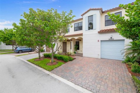 Adosado en alquiler en Pembroke Pines, Florida, 3 dormitorios, 150.22 m2 № 2078000 - foto 2