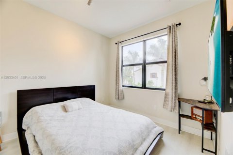 Adosado en alquiler en Pembroke Pines, Florida, 3 dormitorios, 150.22 m2 № 2078000 - foto 22