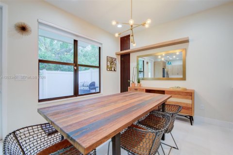 Adosado en alquiler en Pembroke Pines, Florida, 3 dormitorios, 150.22 m2 № 2078000 - foto 13