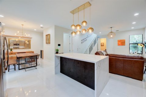 Adosado en alquiler en Pembroke Pines, Florida, 3 dormitorios, 150.22 m2 № 2078000 - foto 6