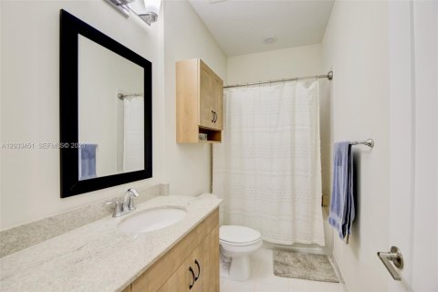 Adosado en alquiler en Pembroke Pines, Florida, 3 dormitorios, 150.22 m2 № 2078000 - foto 25