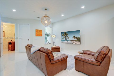 Adosado en alquiler en Pembroke Pines, Florida, 3 dormitorios, 150.22 m2 № 2078000 - foto 9