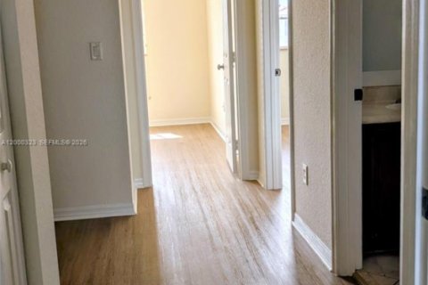 Townhouse in Tamarac, Florida 3 bedrooms, 144.46 sq.m. № 2065159 - photo 27