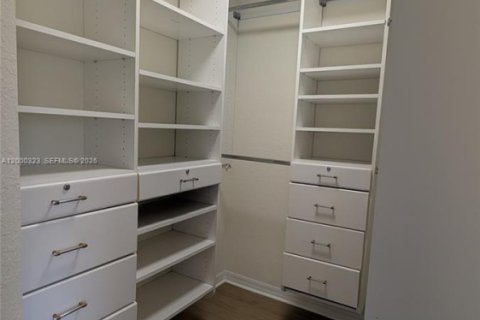 Townhouse in Tamarac, Florida 3 bedrooms, 144.46 sq.m. № 2065159 - photo 7