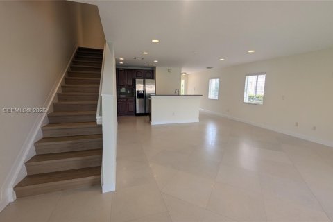 Townhouse in Tamarac, Florida 3 bedrooms, 144.46 sq.m. № 2065159 - photo 20