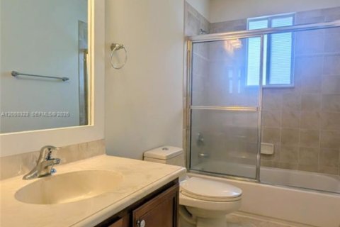 Townhouse in Tamarac, Florida 3 bedrooms, 144.46 sq.m. № 2065159 - photo 24