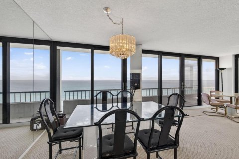 Condo in Riviera Beach, Florida, 2 bedrooms  № 2185513 - photo 8