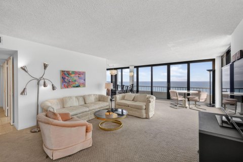 Condo in Riviera Beach, Florida, 2 bedrooms  № 2185513 - photo 4