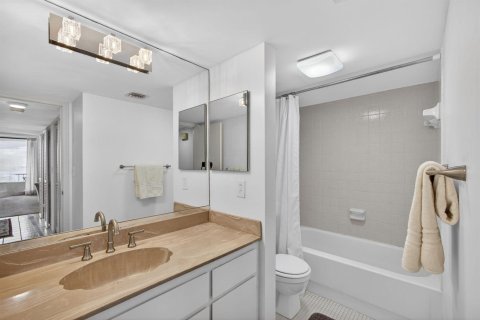 Condo in Riviera Beach, Florida, 2 bedrooms  № 2185513 - photo 27