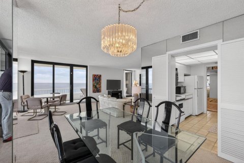 Condo in Riviera Beach, Florida, 2 bedrooms  № 2185513 - photo 11