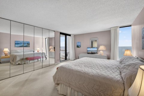 Condo in Riviera Beach, Florida, 2 bedrooms  № 2185513 - photo 18