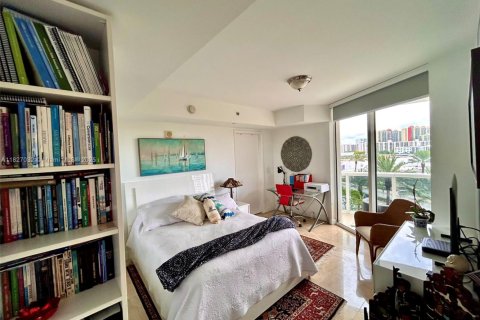 Condo in Sunny Isles Beach, Florida, 2 bedrooms  № 1797585 - photo 18