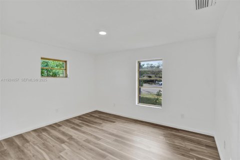 Купить виллу или дом в Майами, Флорида 3 спальни, 204.2м2, № 1983671 - фото 17