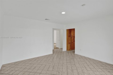 Купить виллу или дом в Майами, Флорида 3 спальни, 204.2м2, № 1983671 - фото 24