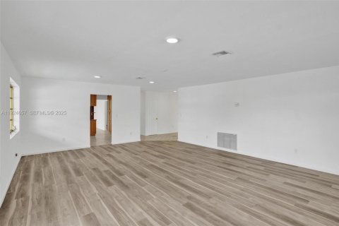 Купить виллу или дом в Майами, Флорида 3 спальни, 204.2м2, № 1983671 - фото 29