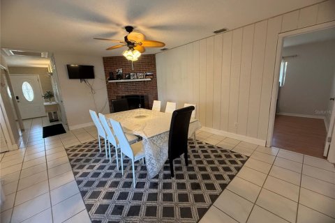House in Port Orange, Florida 3 bedrooms, 150.04 sq.m. № 2097259 - photo 18