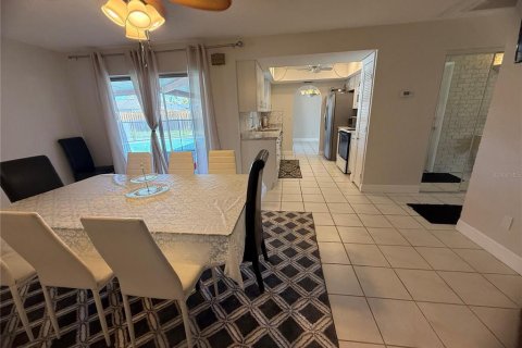 House in Port Orange, Florida 3 bedrooms, 150.04 sq.m. № 2097259 - photo 15
