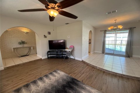 House in Port Orange, Florida 3 bedrooms, 150.04 sq.m. № 2097259 - photo 11