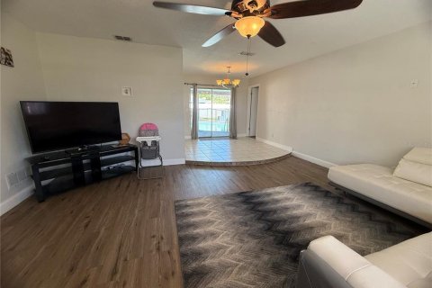 House in Port Orange, Florida 3 bedrooms, 150.04 sq.m. № 2097259 - photo 7