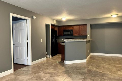 Copropriété à louer à West Palm Beach, Floride: 2 chambres, 98.48 m2 № 1177369 - photo 1