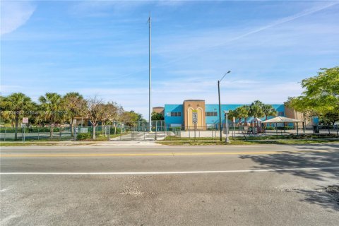 Condominio en venta en Hollywood, Florida, 2 dormitorios, 102.19 m2 № 1825516 - foto 13