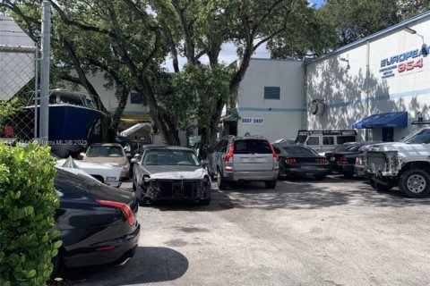 Купить коммерческую недвижимость в Дания-Бич, Флорида № 1959240 - фото 4