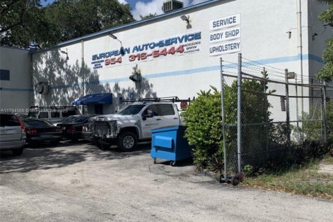 Купить коммерческую недвижимость в Дания-Бич, Флорида № 1959240 - фото 3