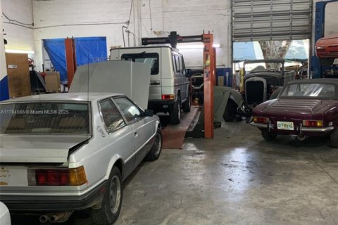 Купить коммерческую недвижимость в Дания-Бич, Флорида № 1959240 - фото 9