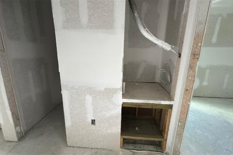 Immobilier commercial à vendre à Englewood, Floride: 6 chambres, 215.9 m2 № 2434673 - photo 10