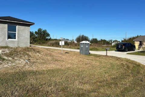 Immobilier commercial à vendre à Englewood, Floride: 6 chambres, 215.9 m2 № 2434673 - photo 2