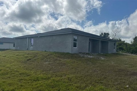 Immobilier commercial à vendre à Englewood, Floride: 6 chambres, 215.9 m2 № 2434673 - photo 4