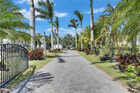 Land in Apollo Beach, Florida № 1615985 - photo 21