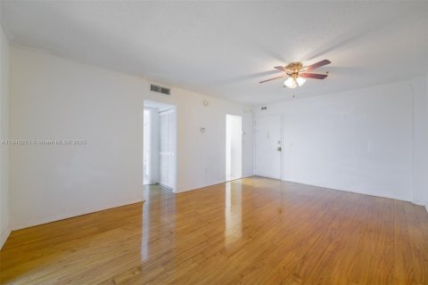 Copropriété à vendre à Miami, Floride: 1 chambre, 65.96 m2 № 1846050 - photo 3