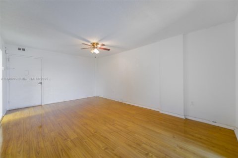 Copropriété à vendre à Miami, Floride: 1 chambre, 65.96 m2 № 1846050 - photo 4