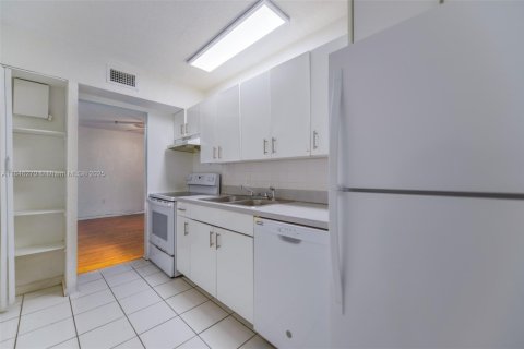 Copropriété à vendre à Miami, Floride: 1 chambre, 65.96 m2 № 1846050 - photo 11