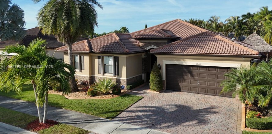 Villa ou maison à Miami, Floride 4 chambres, 213.02 m2 № 2023690