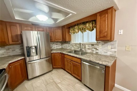 Villa ou maison à louer à Ocala, Floride: 2 chambres, 89.19 m2 № 1856416 - photo 4