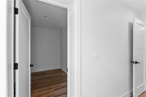 House in Saint Petersburg, Florida 3 bedrooms, 166.57 sq.m. № 2418585 - photo 29