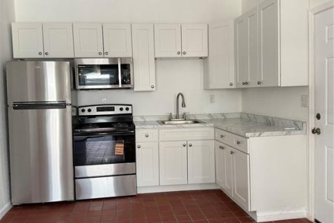 Apartamento en alquiler en Tarpon Springs, Florida, 1 dormitorio, 94.2 m2 № 2200816 - foto 6