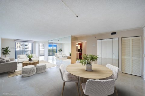 Condominio en venta en Miami Beach, Florida, 2 dormitorios, 127.09 m2 № 1857368 - foto 6