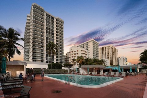 Condominio en venta en Miami Beach, Florida, 2 dormitorios, 127.09 m2 № 1857368 - foto 18