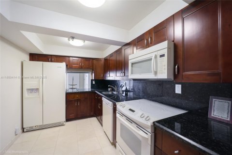 Condominio en venta en Miami Beach, Florida, 2 dormitorios, 127.09 m2 № 1857368 - foto 9