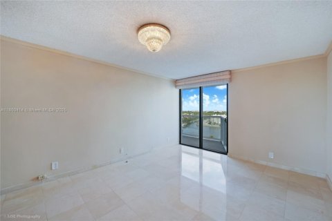 Condominio en venta en Miami Beach, Florida, 2 dormitorios, 127.09 m2 № 1857368 - foto 10